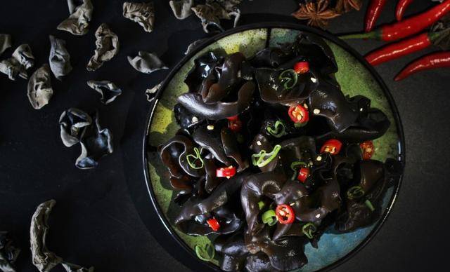 美丽不打烊：女人宁可不吃肉也要吃这3种食物，补气养颜(图2)