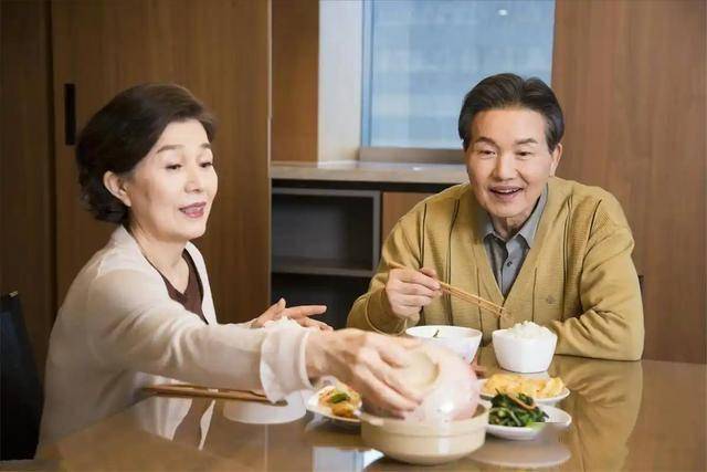 医生再三告诫：不想血糖飙升，少吃这3种主食 (图2)