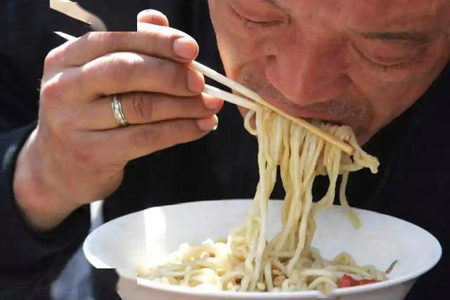 医生再三告诫：不想血糖飙升，少吃这3种主食 (图5)